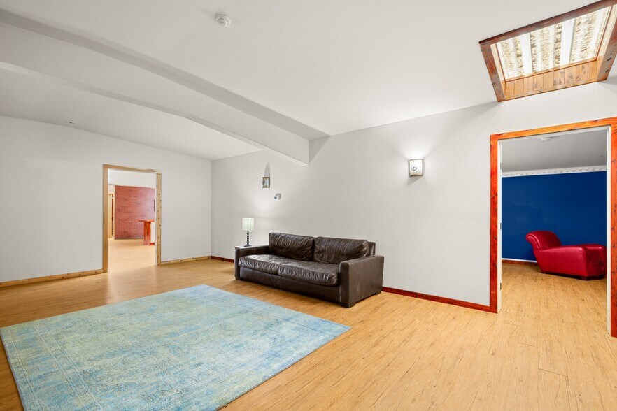 More Photos Of 4701 Hudson Bend Rd, Austin Freestanding For Sale