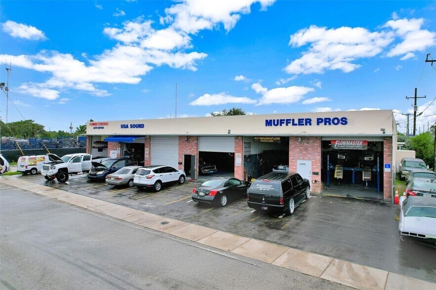 More Photos Of 5960-5992 SW 23rd St, West Park Showroom For Sale