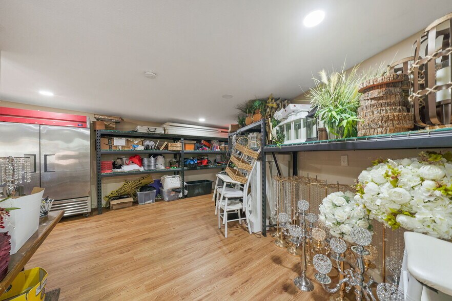 More Photos Of 19588 K St, Somerset Restaurant For Sale