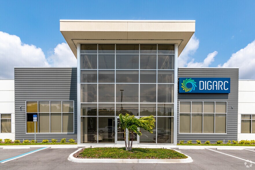 More Photos Of 3111 W Pipkin Rd, Lakeland Office For Lease