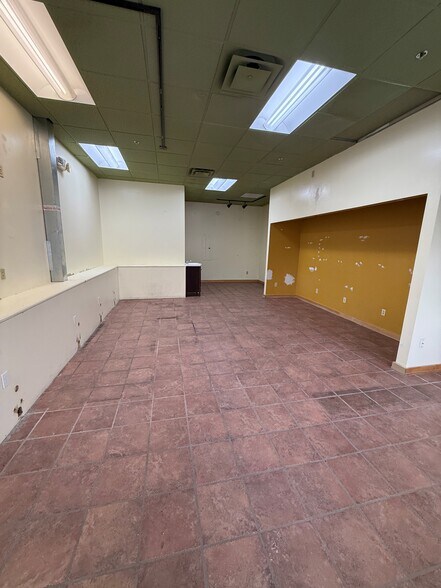 More Photos Of 12 Courtney Dr, Fairport Storefront For Lease