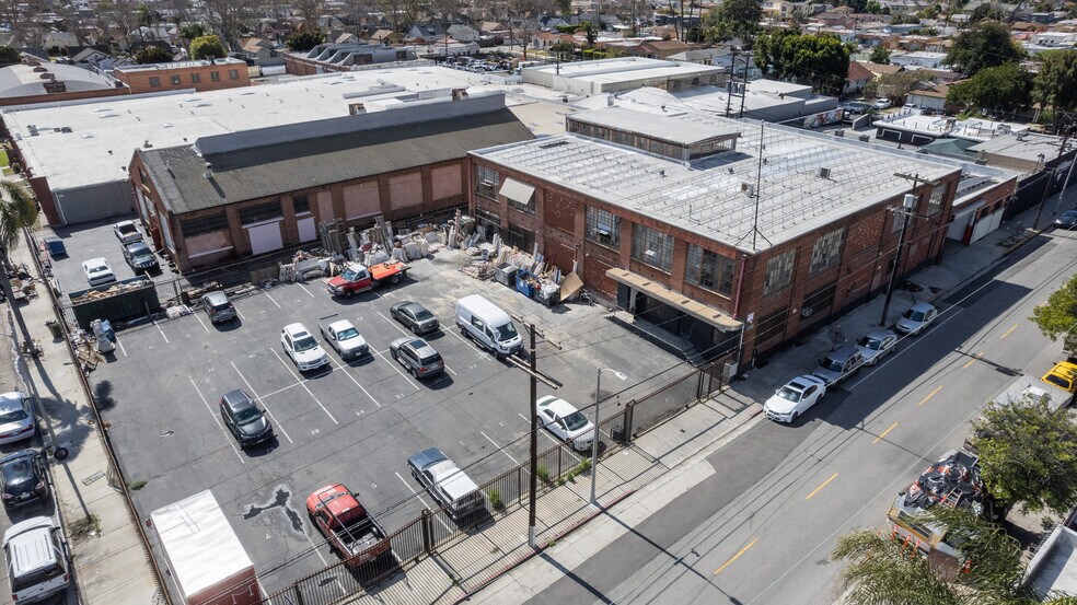 More Photos Of 2000-2010 W 62nd St, Los Angeles Warehouse For Sale