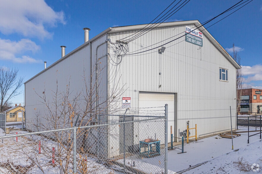 More Photos Of 9903 76th Ave NW, Edmonton Showroom For Sale