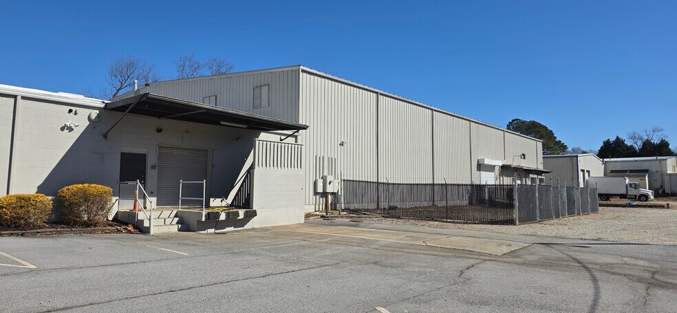 More Photos Of 215-219 Lovvorn Rd, Carrollton Warehouse For Sale