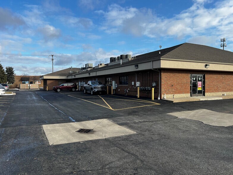 More Photos Of 34501-34517 Utica Rd, Fraser Freestanding For Lease