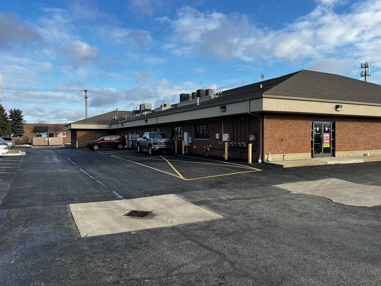 More Photos Of 34501-34517 Utica Rd, Fraser Freestanding For Lease