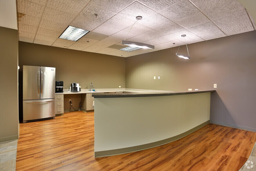 More Photos Of 124 Verdae Blvd, Greenville Office For Lease