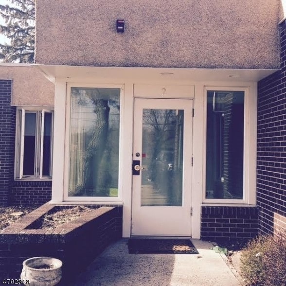 More Photos Of 2 Park Ave, Somerville Office For Sale