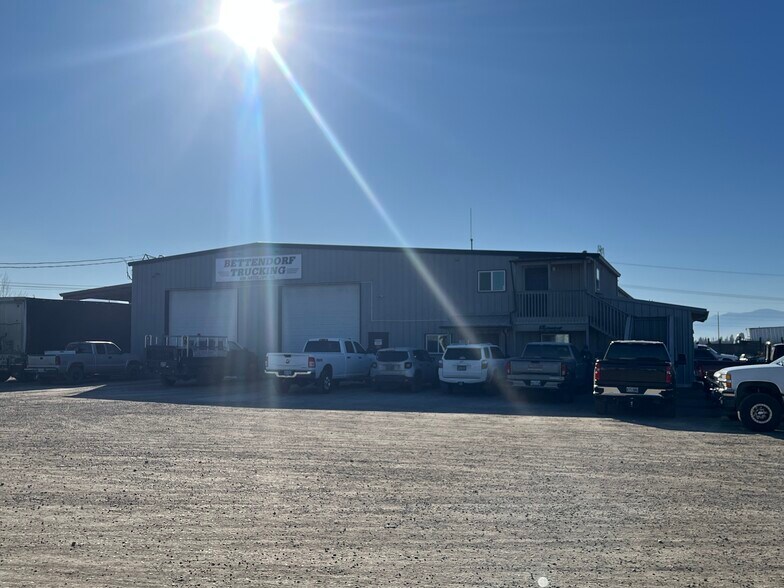 More Photos Of 930 Antelope Rd, White City Warehouse For Lease