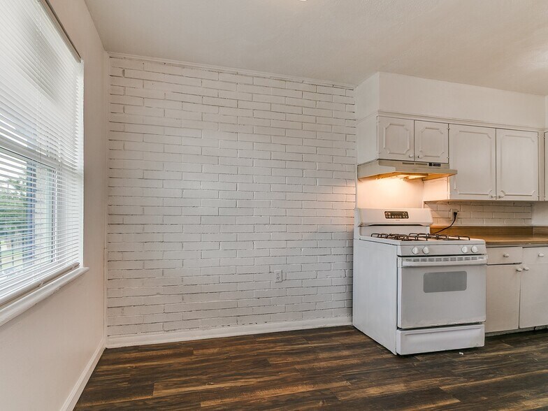 More Photos Of 1731 NW 32nd St, Oklahoma City Apartments For Sale