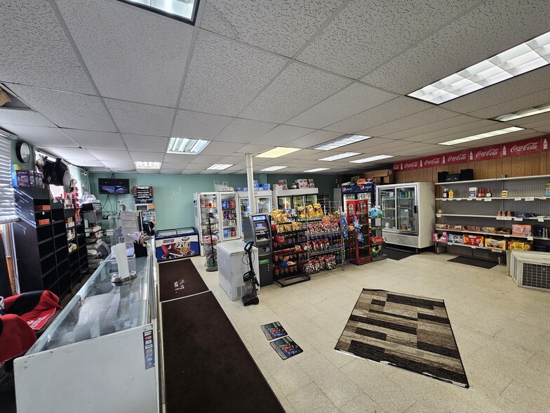 More Photos Of 5700 Highland Ave, Cincinnati Storefront Retail Residential For Sale