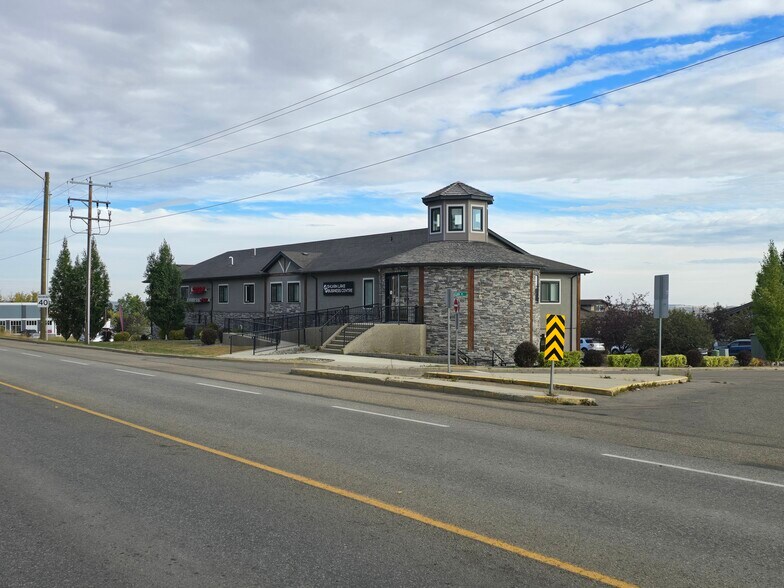 More Photos Of 110 Pelican Pl, Sylvan Lake Office For Sale