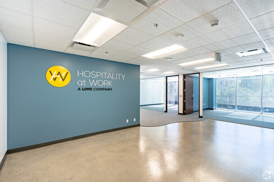 More Photos Of 16133 Ventura Blvd, Encino Office For Lease