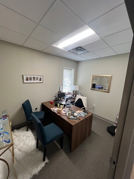 More Photos Of 6601 Kingston Pike, Knoxville Freestanding For Lease