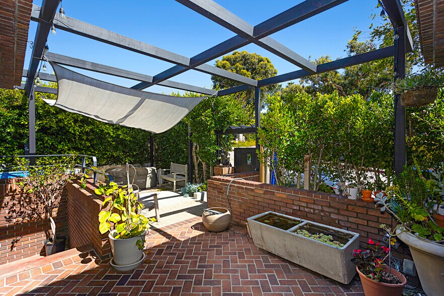 More Photos Of 915 Camino del Mar, Del Mar Office Residential For Lease