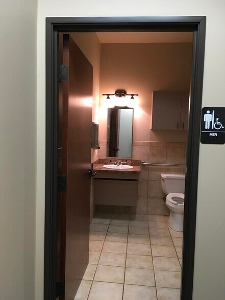 More Photos Of 5005 Colleyville Blvd, Colleyville Unknown For Lease