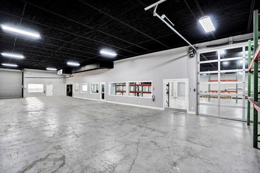 More Photos Of 2521 NE 4th Ave, Pompano Beach Flex For Lease