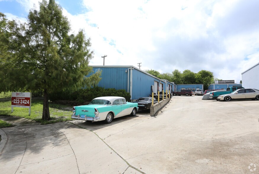 More Photos Of 6630-1 Topper Run, San Antonio Warehouse For Lease