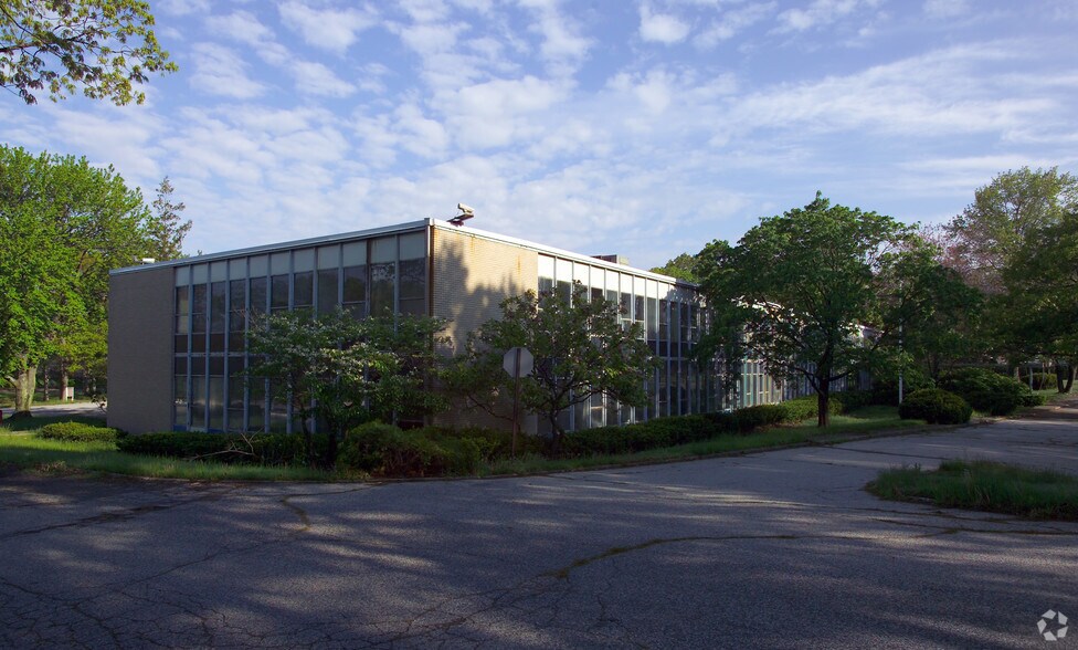 More Photos Of 77 Pawtucket Ave, Rumford Manufacturing For Sale