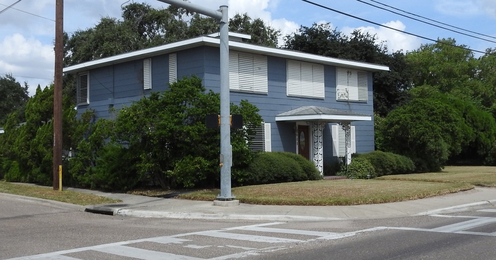 Primary Photo Of 711 Voss Ave, Odem Storefront Retail Office For Sale