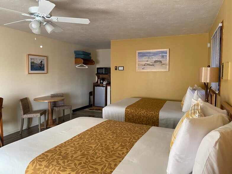 More Photos Of 940 Oregon Ave SE, Bandon Hotel For Sale