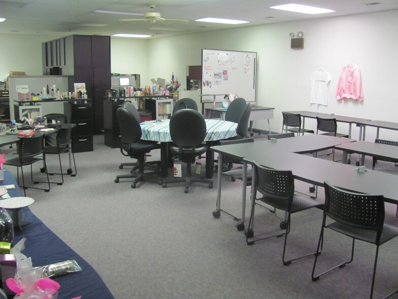 More Photos Of 2415 Mcdonough St, Joliet Warehouse For Lease