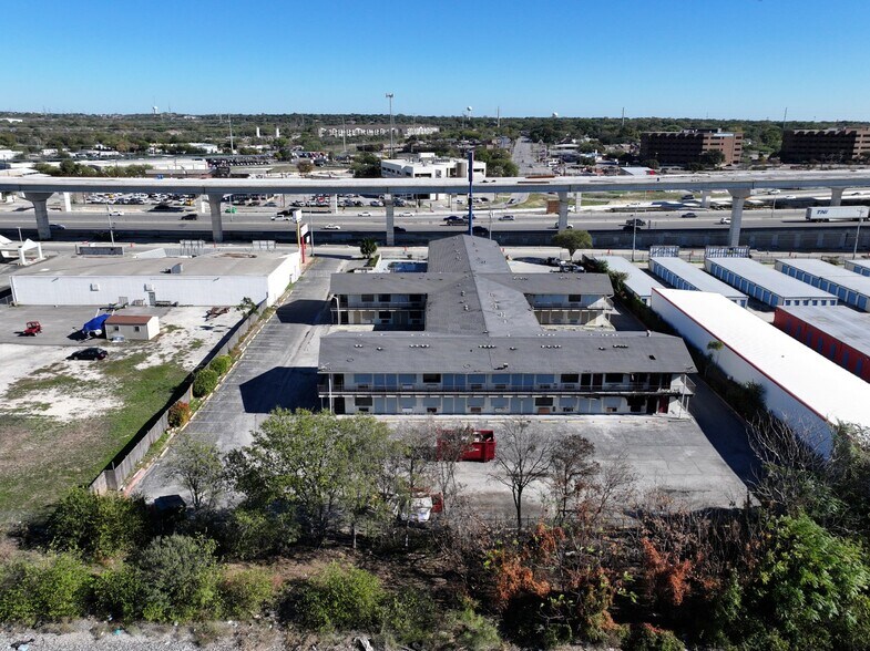 More Photos Of 9503 N Interstate 35, San Antonio Hotel For Sale