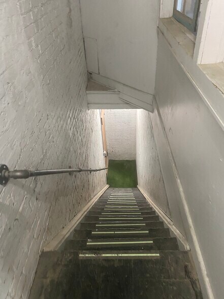 More Photos Of 8-10 Alyea St, Newark Storefront For Sale