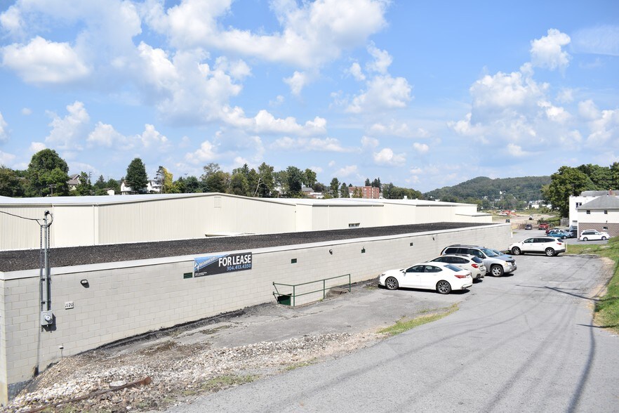 More Photos Of 945 King St, Fairmont Warehouse For Lease