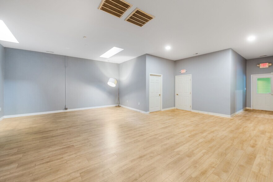 More Photos Of 364 Weaverville Rd, Asheville Medical For Sale
