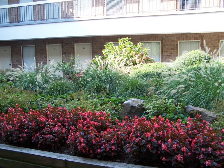 More Photos Of 6116 Rolling Rd, Springfield Medical For Lease