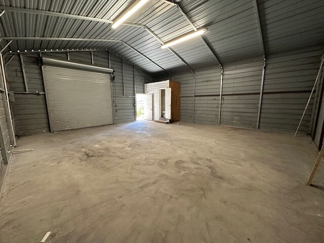 More Photos Of 404 Beverly Ln, Jacksonville Service For Lease