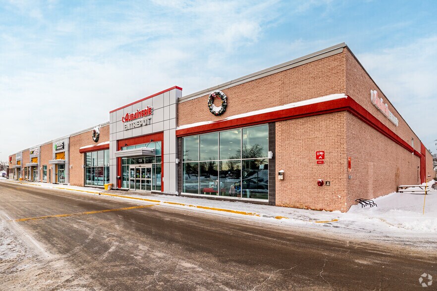 More Photos Of 155 Rue Notre-Dame, Repentigny Unknown For Lease