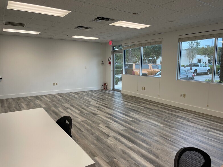 More Photos Of 6457 Hazeltine National Dr, Orlando Warehouse For Sale