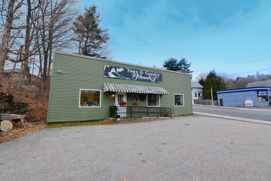 More Photos Of 9 Main St, Southbridge Freestanding For Sale
