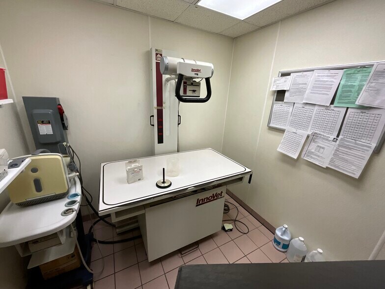 More Photos Of 3240 Briarfield Blvd, Maumee Veterinarian Kennel For Sale