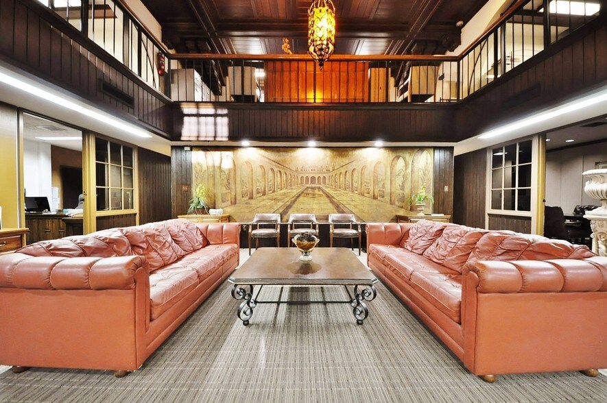 More Photos Of 2472-2476 Lake Ave, Altadena Office For Lease