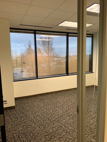 More Photos Of 1755 Wittington Pl, Farmers Branch Office For Lease