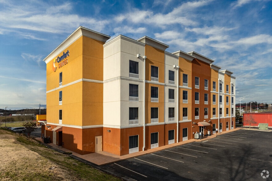 More Photos Of 7230 Region Ln, Knoxville Hotel For Sale