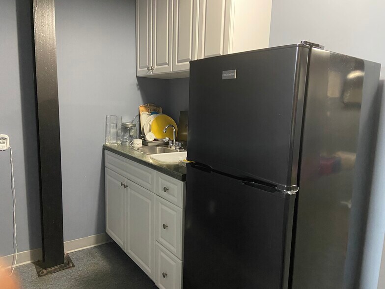 More Photos Of 10 Lackawanna Plz, Montclair Storefront Retail Office For Lease