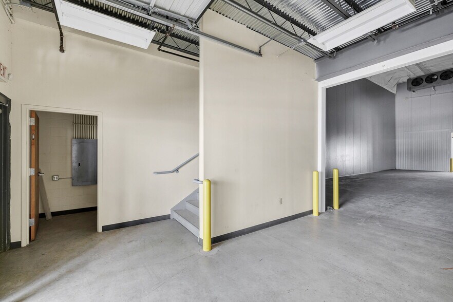 More Photos Of 9342 SE Loop 410, San Antonio Refrigeration Cold Storage For Lease
