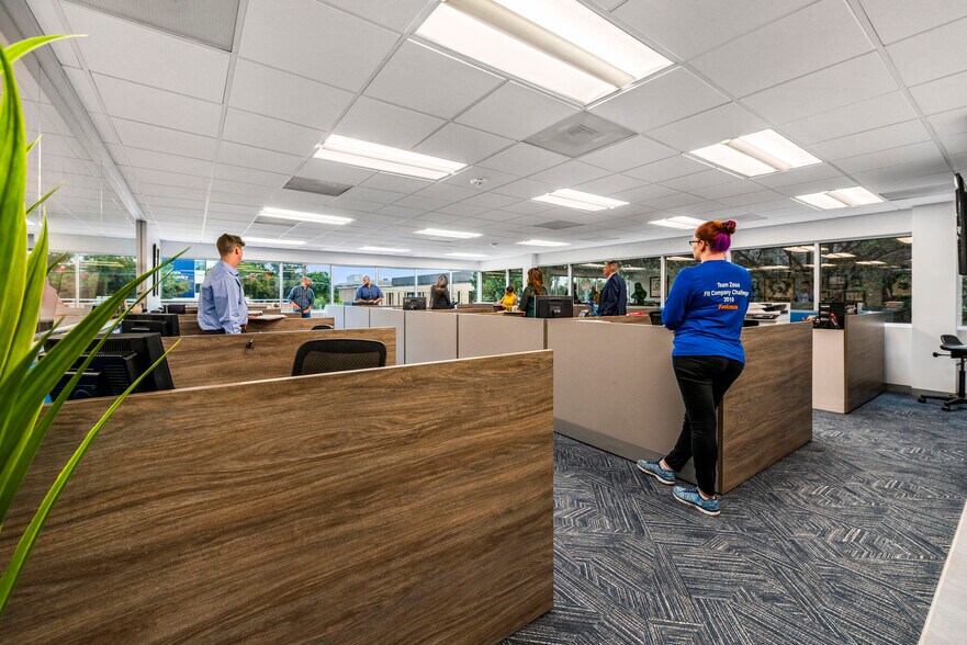 More Photos Of 3104 Edloe St, Houston Office For Sale