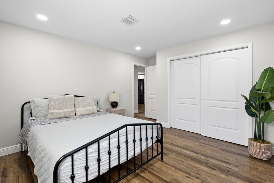 More Photos Of 2456 SW Hideaway Ln, Stuart Apartments For Sale