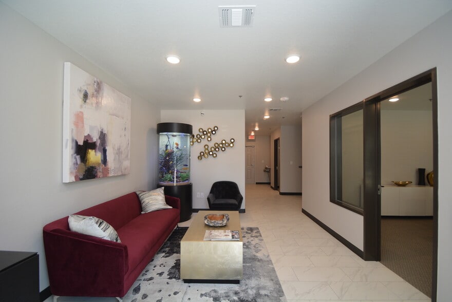 More Photos Of 6542 Greatwood Pky, Sugar Land Medical For Sale