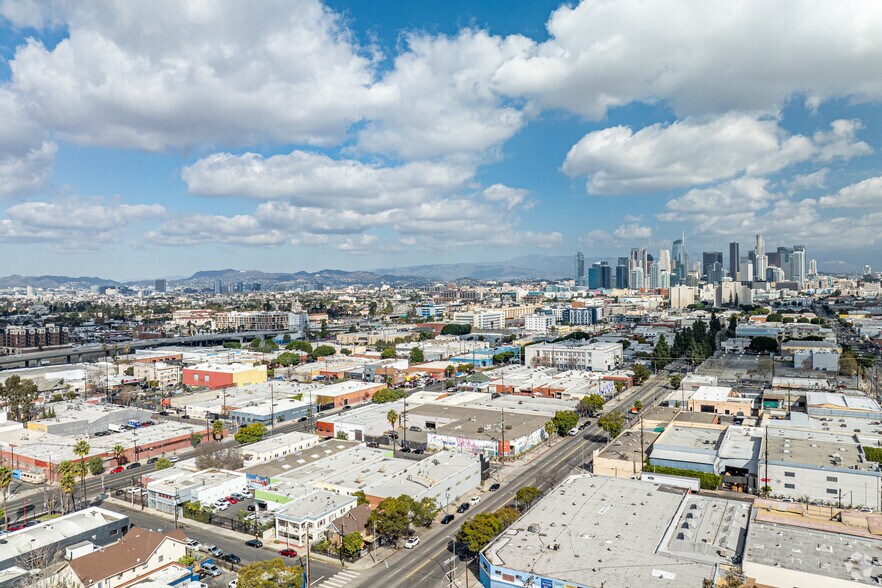 More Photos Of 3201-3215 S Broadway, Los Angeles Warehouse For Sale