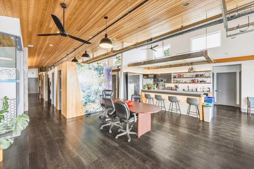 More Photos Of 1600 Carolina St, Bellingham Industrial For Sale