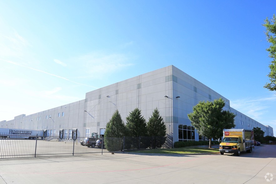 Primary Photo Of 240 Dividend Dr, Coppell Distribution For Lease