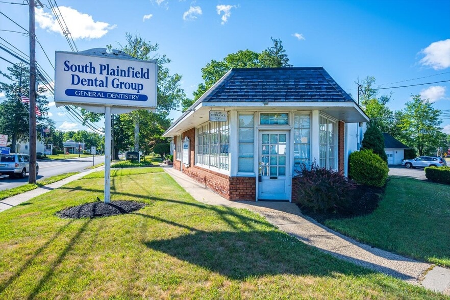 More Photos Of 2412 Plainfield Ave, South Plainfield Office For Sale