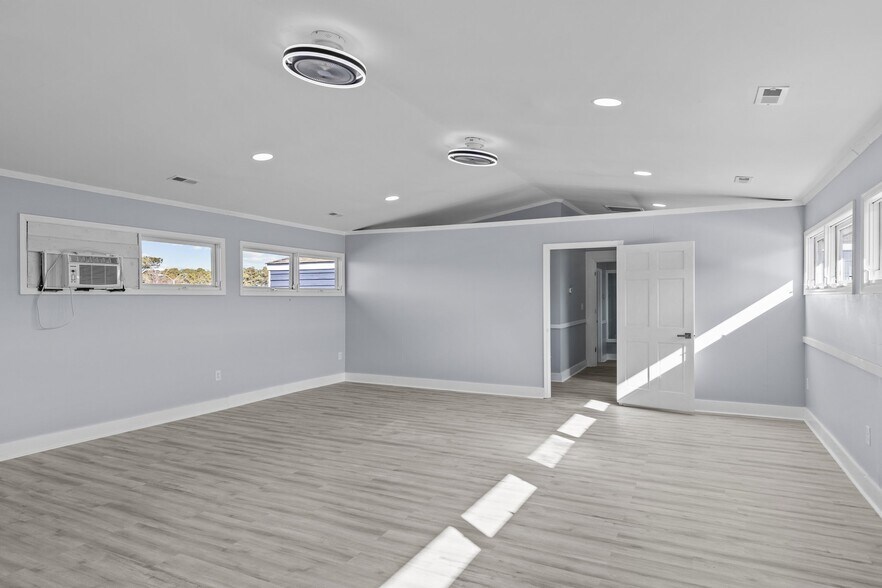 More Photos Of 208 Penny Ln, Morehead City Medical For Sale