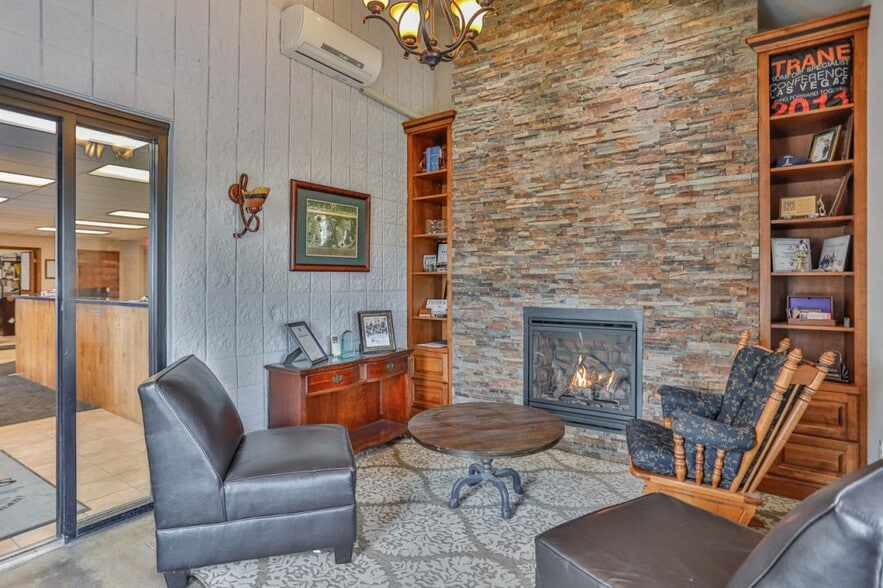 More Photos Of 711 3rd St, Marathon Manufacturing For Sale